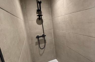 Otter Hollow - a spacious central apartment - Photo 4