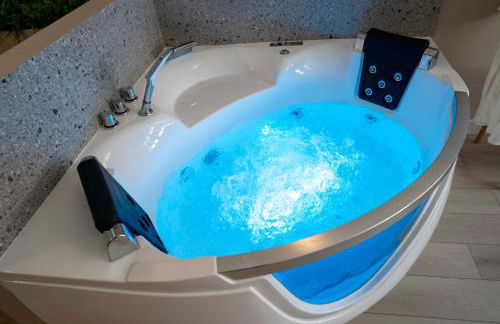 Suite sensuelle balnéothérapie et fauteuil tantra - Foto 10