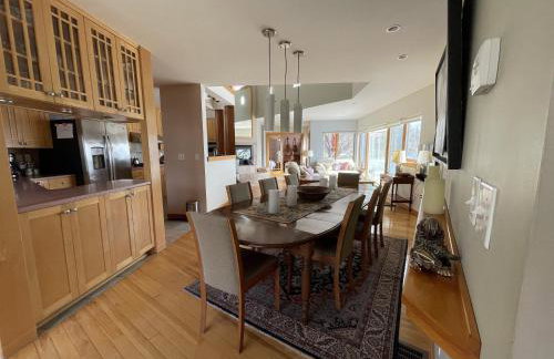 Risingwater Newly Listed Stunning Home with 150-Foot Beachfront in the Finger Lakes - Foto 11