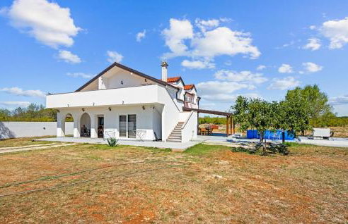 Cozy Apartment In Dragisici With Wifi - Photo 10