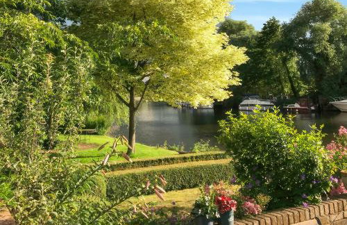 Riverside Retreat - Photo 20