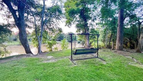 Unwind & Relax at Azalea Cottage on Bayou - Foto 2