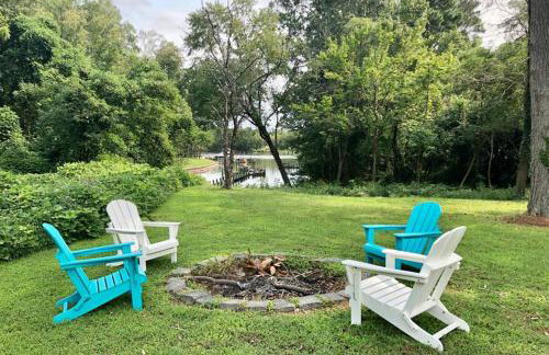 Waterfront Home With Boat Dock & Study - Photo 4