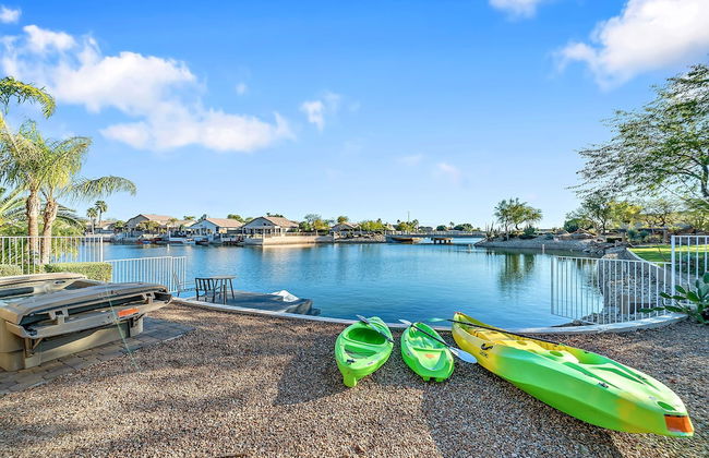 Lakefront Oasis - Foto 43