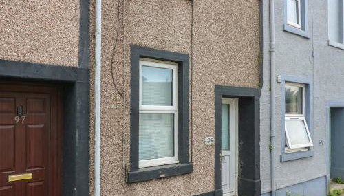 Holly House - Photo 3