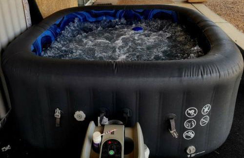 Spacious Home - Pool Table, Game Room & Jacuzzi - Foto 2