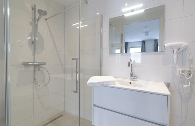 4 bedroom House in Colijnsplaat with garden and terrace - Photo 15