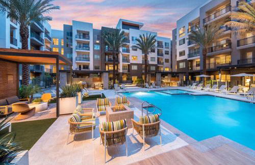 Spacious Resort style 2Bedroom 2Bath Oasis Pool Gym Desert Ridge - Foto 10