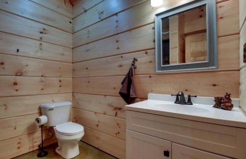 Stunning Private Cabin Getaway with Gorgeous Fireplace near Quincy, Illinois - Foto 28