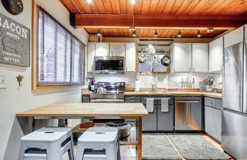 Inviting Mt Hood Cabin with Porch 1 Mi to Skibowl! - Foto 8