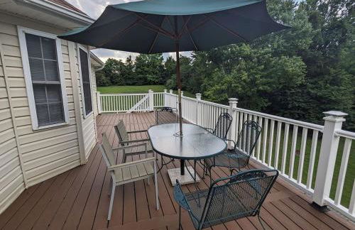 Cheerful 4Br Water View Lakehouse with Dock & More - Foto 3