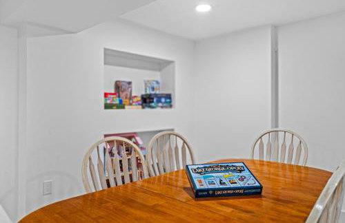 Pool Arcade Mtn Views Lake George Home Retreat WFH - Foto 38