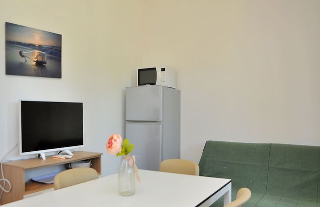 Modern Flat With Terrace for 5 Guests - Beahost - Photo 1