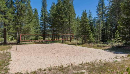 3BR Tahoe Donner Cabin with HOA Perks like Pools Hot-Tub Minutes to Trails Lake Golf - Foto 3
