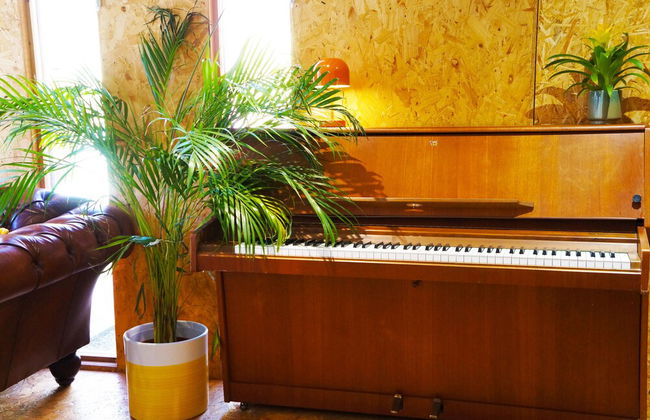 Zen Garden Cottage - Sleeps 2 - Patio & Parking - Foto 19