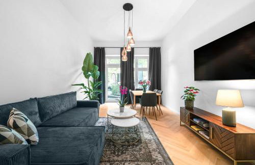 The Bornholmer, Spacious 100m2, Ideal for Groups & Families, 2BR, huge living room, 4 - 8 Guests - Foto 4