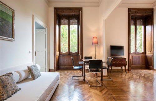 Flat Three - Photo 34