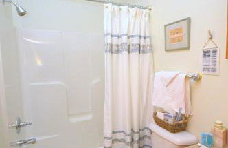 Redbud Keep - Unique Features, Movie Set Decor, Grill, Wifi, Family Friendly, Hiking, Billiard Table, Movie Theater Room, Fireplace, Golfing, View, 2 King Beds - Foto 43