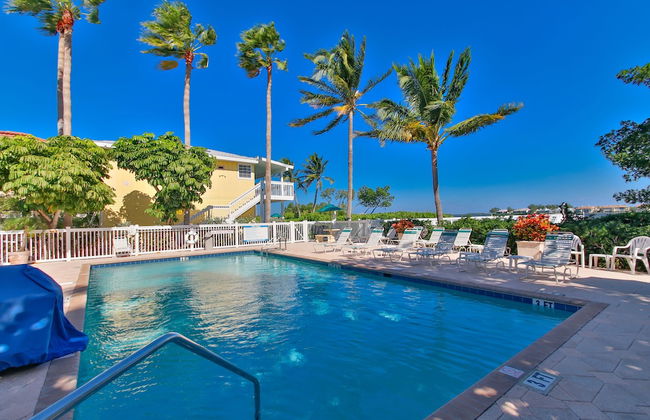 Tradewinds Beach Resort - Foto 56