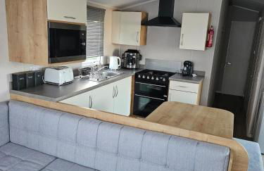 Modern Caravan - Park Dean-Camber Sands - sleeps 6- ENTERTAINMENT PASSES NOT INCLUDED - Foto 19