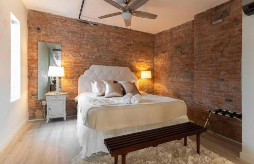 BUBBLES FANTASY SUITE Explore OTR and Rhinegeist - Foto 30