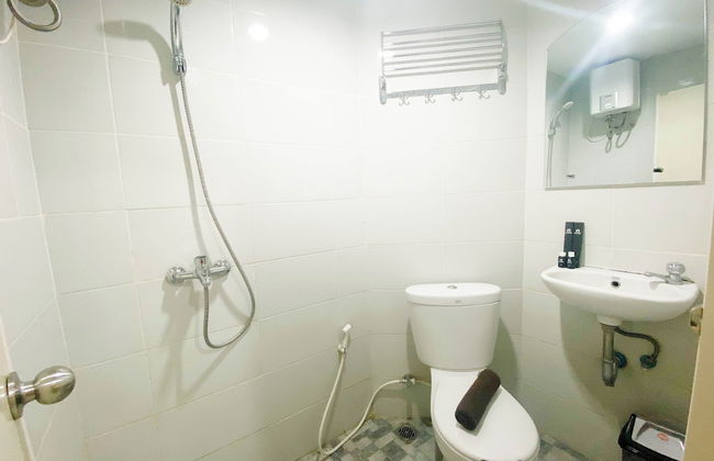 Elegant And Homey Studio At Amartha View Apartment - Photo 5