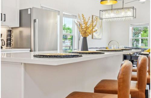 Skyline Retreat 3BR-3BA w Stunning Views Near DT - Foto 18