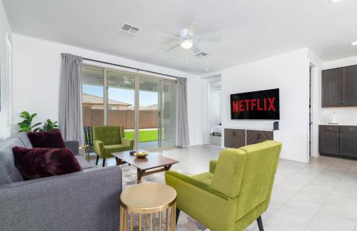 Stylish & Bright Gem ~ King/Queen Beds ~ Backyard! - Foto 2