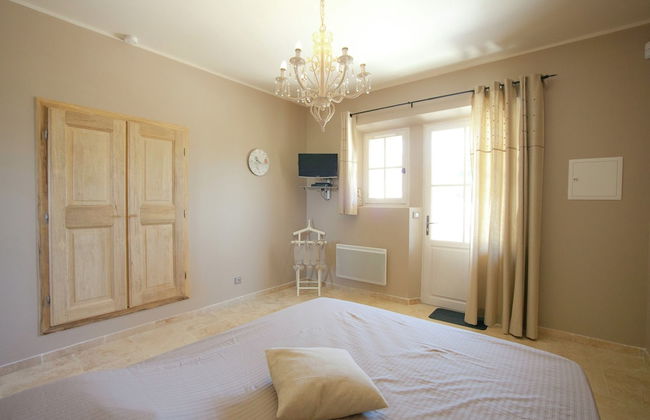 Luxury Villa in Provence With a Private Pool - Photo 25