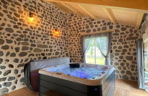 Gîte moderne à Arlempdes: spa, terrasse, grands espaces et visites culturelles - FR-1-582-107 - Foto 5