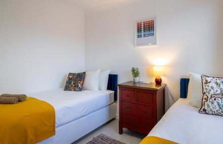 Award Winning Beautiful House in South Cambridge, 14-Min Drive to the City Centre, Free Parking, No Sofabeds, Sleeps 6 - Photo 23