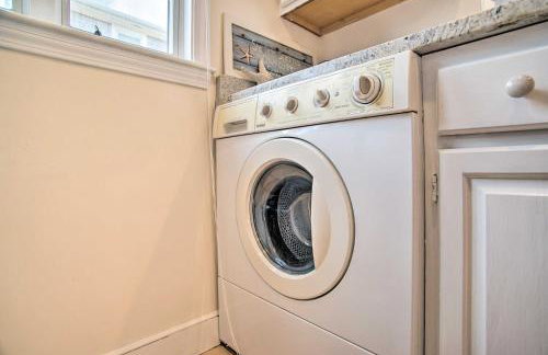 2 Decks and Beach Access Oceanfront Getaway! - Foto 31