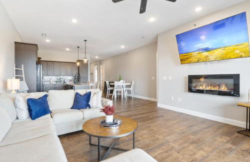 Amazing Top Floor Condo at Topsider Resort Community - Photo 9