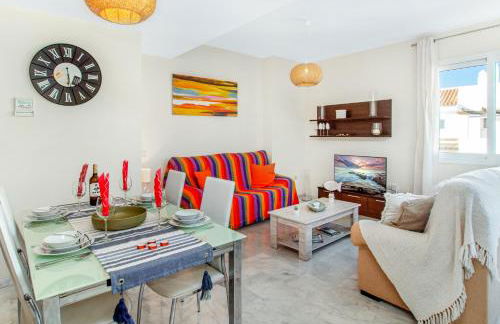 2060-Newly furnished 2 bedrooms apt with golf - Photo 3