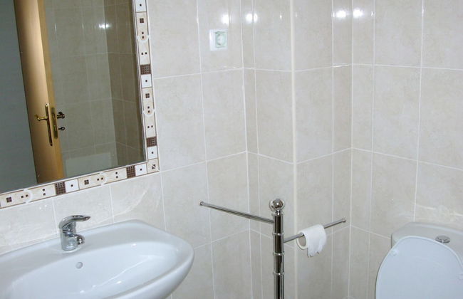 Albufeira 1 Bedroom Apartment 5 min From Falesia Beach and Close to Center! J - Photo 10