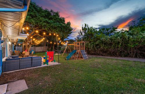 Surf Drive - Ultimate Beach Getaway for Families - Photo 43