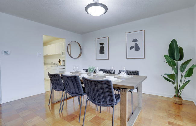 Convenient Apt Near Airport - Photo 11