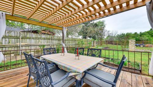 Spacious Family Home with Fenced Yard in DFW Area - Foto 3