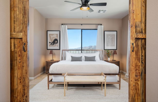 Desert Stone by Avantstay Contemporary Desert Oasis With Pool & Hot Tub - Photo 4