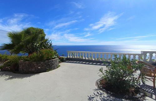 Private Oceanfront Cottage with 180 degree Sea View, 100 m Terrace - Foto 5