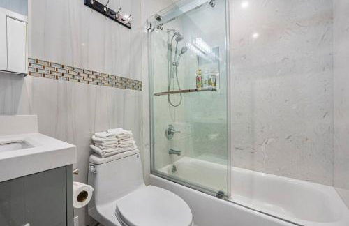 28088 4B-Cozy & Quiet/Safe Bright 4brs Home in Daly City - Foto 17