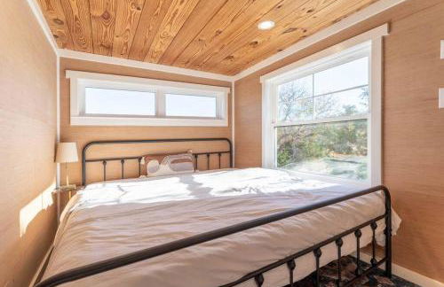 Walnut Horizon Tiny Home With Observation Deck - Foto 4