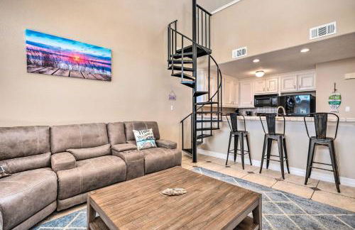 Idyllic Montgomery Condo with Pool and Lake View! - Foto 5