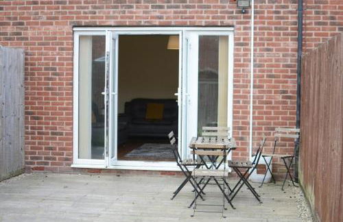 Family home close to Shrewsbury Town centre - Photo 16
