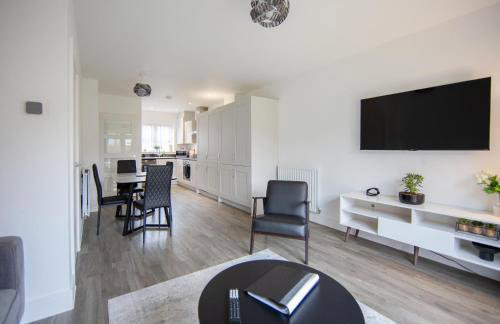 Stylish 2 Bedroom House - Village Location - Foto 7