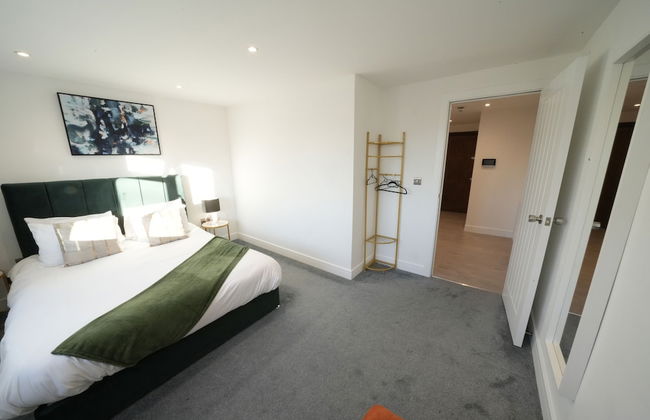 Heathrow Charge and Go - Photo 11