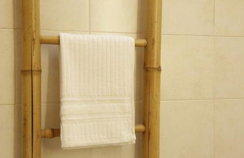 Midnight blues for 3 people near the airport - Foto 31