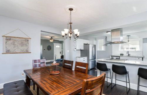 Modern 3BR w Yard Garage - Photo 8