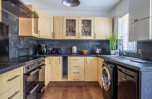 55 Incline Way - Saundersfoot Coastal Retreat with Patio & Parking - Photo 33