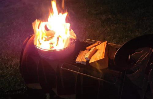 POPPY LUXURY LODGE Sleeps 8 at Fairview Farm, Ravenshead, Nottingham Near Sherwood Forest, Dog Friendly, Farm Stay great for wedding groups, families, Hen Do's, friends gatherings with amazing views - Foto 63